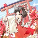  autumn bangs brown_eyes brown_hair cowboy_shot detached_sleeves hakurei_reimu jpeg_artifacts no_nose sarashi short_hair solo stretch torii touhou yamazaki_mitsuru 