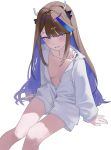  1girl absurdres airi_kanna arm_support blue_streaks blush breasts brown_hair collarbone colored_inner_hair commentary dragon_girl dragon_horns feet_out_of_frame fins forehead_tattoo grin hair_intakes head_fins highres horns long_hair long_sleeves looking_at_viewer multicolored_hair naked_shirt nbee_ya parted_bangs partially_unbuttoned purple_eyes purple_hair shirt shoulder_tattoo sidelocks simple_background sitting small_breasts smile solo stellive streaked_hair tattoo untranslatable_commentary very_long_hair virtual_youtuber white_background white_horns white_shirt 