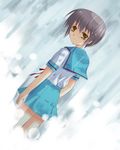  bangs blue_sailor_collar blue_skirt hinase_saharu kita_high_school_uniform nagato_yuki rain sailor_collar school_uniform serafuku short_hair skirt solo suzumiya_haruhi_no_yuuutsu 