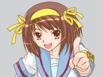  blue_sailor_collar brown_hair fujisawa_hikaru kita_high_school_uniform long_sleeves pointing sailor_collar school_uniform serafuku short_hair solo suzumiya_haruhi suzumiya_haruhi_no_yuuutsu upper_body 