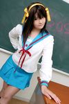  blue_sailor_collar brown_hair cosplay kita_high_school_uniform long_hair long_sleeves mizuhara_arisa pantyhose photo sailor_collar school_uniform serafuku solo suzumiya_haruhi suzumiya_haruhi_no_yuuutsu 