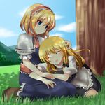  alice_margatroid apron bad_id bad_pixiv_id blonde_hair blue_eyes bow capelet closed_eyes cloud dappled_sunlight day grass hair_bow hairband hand_on_head happy head_tilt kirisame_marisa lap_pillow multiple_girls no_hat no_headwear shade short_hair sky sunlight touhou tree tsukumiya_amane 