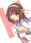  brown_hair long_sleeves looking_at_viewer short_hair solo suzumiya_haruhi suzumiya_haruhi_no_yuuutsu towamin 