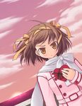  amamiya_minato box brown_hair gift heart-shaped_box holding holding_gift short_hair solo suzumiya_haruhi suzumiya_haruhi_no_yuuutsu valentine 