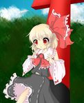  blonde_hair cosplay hakurei_reimu hakurei_reimu_(cosplay) kumatoshi red_eyes rumia solo touhou 