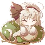  &gt;_&lt; :&gt;= ahoge bad_id bad_pixiv_id black_hairband bow chibi closed_eyes doromizu eating ghost hairband konpaku_youmu konpaku_youmu_(ghost) short_hair solo touhou white_hair 