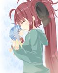  &gt;_&lt; ahoge bad_id bad_pixiv_id blue_hair blush_stickers character_doll closed_eyes doll doll_hug hood hoodie kakao long_hair mahou_shoujo_madoka_magica miki_sayaka multiple_girls ponytail profile red_hair sakura_kyouko school_uniform short_hair 