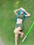  aqua_hair argentina arrancar barefoot bleach cosplay espada green_hair hollow long_hair neliel_tu_oderschvank nelliel_tu_odelschwanck nelliel_tu_odelschwanck_(cosplay) photo skull sword weapon 