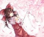  artist_name ascot asuka_(louyun) bad_id bad_pixiv_id bow brown_eyes brown_hair cherry_blossoms detached_sleeves gohei hair_bow hakurei_reimu signature smile solo touhou 