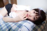  1girl ?? bed cosplay face female girl iiniku_ushijima japanese kuroda_yui kuroda_yui_(cosplay) lip_gloss looking_at_viewer lying on_side photo shino_kei solo æ¨æœ‰ 