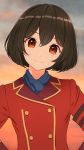  1girl akagi_(fmttps) bangs black_hair coat evening hair_between_eyes head_tilt highres kirie_(kouya_no_kotobuki_hikoutai) kouya_no_kotobuki_hikoutai long_sleeves looking_at_viewer outdoors red_coat short_hair sky smile solo upper_body 