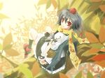  bird_wings black_wings camera geta hat leaf_print looking_at_viewer print_scarf scarf shameimaru_aya smile solo tengu-geta tokin_hat touhou wapokichi wings 