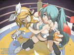  cat hair_ribbon hatsune_miku kagamine_rin mikan tagme vocaloid wrestling 