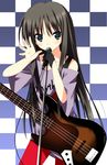  akiyama_mio bass_guitar black_eyes black_hair casual checkered checkered_background gloves highres instrument k-on! kuwashima_rein listen!! microphone microphone_stand pantyhose red_legwear solo 