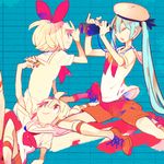  2girls aqua_hair beret binoculars blonde_hair hagiko hair_ribbon hat hatsune_miku kagamine_len kagamine_rin multiple_girls one_eye_closed ribbon sailor_collar shoes short_hair shorts sitting smile twintails v vocaloid 