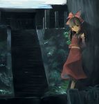  against_wall bad_id bad_pixiv_id bow brown_eyes brown_hair detached_sleeves hair_bow hakurei_reimu highres isago_(al-ticourp) jpeg_artifacts midriff scenery shrine smile solo stairs standing standing_on_one_leg touhou 