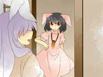  animal_ears bad_id bad_pixiv_id black_hair bunny_ears carrot carrot_necklace comic from_behind hammer_(sunset_beach) inaba_tewi jewelry long_hair multiple_girls necklace open_mouth pendant purple_hair red_eyes reisen_udongein_inaba short_hair silent_comic touhou 