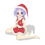  arm_support barefoot blue_eyes blush embarrassed hat hiiragi_tsukasa jpeg_artifacts lucky_star midriff navel orange-pengin purple_hair santa_costume santa_hat shadow short_hair sitting solo wariza 