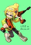  1boy beanie black_pants blue_eyes colored_eyelashes commentary_request cross-laced_footwear dual_wielding dualie_squelcher_(splatoon) full_body gradient_hair green_background gun hat highres holding holding_gun holding_weapon inkling inkling_boy jacket multicolored_hair pants pointy_ears short_hair simple_background solo splatoon_(series) splatoon_3 weapon white_footwear xdies_ds yellow_headwear yellow_jacket 