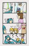  &gt;_&lt; 3girls 4koma closed_eyes comic hair_pull hatsune_miku kagamine_len kagamine_rin long_hair multiple_girls shimota translated twintails very_long_hair vocaloid 