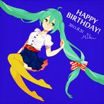  2011 ahoge bad_id bad_pixiv_id belt blue_background bow character_name dated english floating_hair full_body green_eyes green_hair grin happy_birthday hatsune_miku heart kise_(swimmt) long_hair number short_sleeves signature simple_background skirt smile solo striped striped_bow thighhighs twintails very_long_hair vocaloid yellow_legwear 