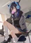 1girl ai_arctic_warfare black_hair black_jacket black_shoes blazer blowing_bubble_gum blue_necktie blue_streaks bolt_action chalkboard chewing_gum classroom collared_shirt commentary demon_horns demon_tail demon_wings desk gun headphones highres holding holding_gun holding_weapon hood hooded_jacket horns ichinose_uruha indoors jacket light_blush loafers long_hair looking_at_viewer loose_socks multicolored_hair necktie open_clothes open_jacket plaid_clothes plaid_skirt pleated_skirt purple_eyes rifle school_desk school_uniform shakkiyi shirt shoes sitting skirt sniper_rifle socks solo streaked_hair tail two_side_up untranslatable_commentary virtual_youtuber vspo! weapon white_jacket white_shirt white_socks wings 