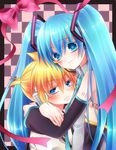  blonde_hair blue_eyes blue_hair blush couple hatsune_miku hug kagamine_len long_hair sakuragi_mikan short_hair smile sonrojo twintails vocaloid 