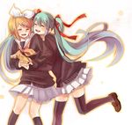  aqua_hair blonde_hair closed_eyes hair_ornament hair_ribbon hairclip hatsune_miku hug kagamine_rin kamogawa_akira kneehighs loafers long_hair multiple_girls ribbon school_uniform shoes simple_background skirt thighhighs twintails very_long_hair vocaloid 