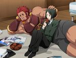  armor beard black_hair bob_cut facial_hair fate/zero fate_(series) green_eyes male_focus multiple_boys necktie petting red_eyes red_hair rider_(fate/zero) senbei shorts waver_velvet yun_(neo) 