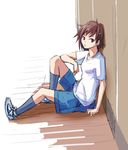  amagami itou_kanae_(amagami) kaoru348 shirt shorts sitting solo t-shirt 