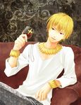 alcohol bad_id bad_pixiv_id blonde_hair bracelet casual couch cross crossed_legs fate/zero fate_(series) gilgamesh highres jewelry kanade_(reveryearth) male_focus necklace red_eyes sitting solo wine 