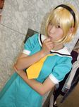  blonde_hair cosplay hairband higurashi_no_naku_koro_ni houjou_satoko photo red_eyes school_uniform serafuku tamura_akira 