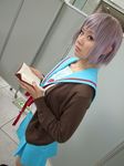  book cardigan cosplay glasses kneehighs nagato_yuki photo sailor sailor_uniform school_uniform serafuku silver_hair suzumiya_haruhi_no_yuuutsu tamaki_shuri 