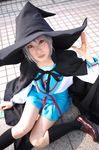  ari_(model) cape cosplay hat highres kneehighs nagato_yuki photo sailor sailor_uniform school_uniform serafuku suzumiya_haruhi_no_yuuutsu witch_hat 