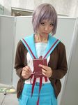  book cardigan cosplay glasses kneehighs nagato_yuki photo sailor sailor_uniform school_uniform serafuku silver_hair suzumiya_haruhi_no_yuuutsu tamaki_shuri 