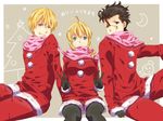  2boys ahoge artoria_pendragon_(all) bad_id bad_pixiv_id black_gloves black_hair blonde_hair christmas double_v fate/zero fate_(series) gilgamesh gloves green_eyes lancer_(fate/zero) mole mole_under_eye multiple_boys pantyhose pietani397 pink_scarf red_eyes saber santa_costume scarf shared_scarf short_hair v yellow_eyes 