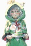 1girl absurdres cake capelet cecilia_immergreen colored_inner_hair food gigi_murin green_capelet green_eyes green_hair green_skirt grey_hair hair_between_eyes highres holding holding_plate hololive hololive_english hood hood_up hooded_capelet multicolored_hair musical_note musical_note_print otomo_(cecilia_immergreen) plate simple_background skirt solo spoken_character uwagiru virtual_youtuber white_background 