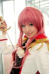  cosplay photo pink_hair revolutionary_girl_utena saya saya_(cosplayer) shoujo_kakumei_utena sword tenjou_utena uniform weapon 