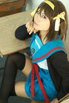  cosplay hair_ribbon hair_ribbons kurenai photo ribbon sailor sailor_uniform school_uniform serafuku suzumiya_haruhi suzumiya_haruhi_no_yuuutsu thigh-highs thighhighs 