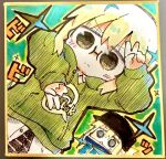  2girls arm_up artoria_pendragon_(fate) black_hat blonde_hair blue_jacket blue_scarf blush_stickers brown_eyes chibi closed_mouth commentary_request fate/grand_order fate_(series) flat_cap glasses green_hoodie hair_between_eyes hat hood hood_down hoodie jacket kasuga_yuuki long_sleeves multiple_girls mysterious_heroine_x_(fate) mysterious_heroine_x_alter_(fate) parted_lips photo_(medium) puffy_long_sleeves puffy_sleeves quick_shirt scarf shikishi sleeves_past_wrists traditional_media v 