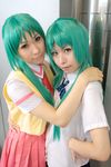  bow chippi cosplay green_hair hair_bow hairbow highres higurashi_no_naku_koro_ni momose_riyu photo school_uniform serafuku sonozaki_mion sonozaki_shion vest 