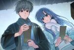  1boy 1girl ban_(bango) blue_eyes blue_hair blue_kimono commentary_request fur_scarf grey_eyes grey_hair highres japanese_clothes kimono korean_commentary long_hair obi original print_kimono sash scarf short_hair smile snowing wide_sleeves 