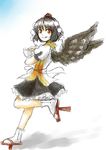  black_hair camera full_body geta hat looking_at_viewer pakuchii red_eyes shameimaru_aya short_hair smile solo tengu-geta tokin_hat touhou wings 