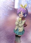  blue_eyes coat hairband hal_(pixiv2042201) highres hiiragi_tsukasa lucky_star mittens purple_hair scarf short_hair solo thighhighs winter_clothes yellow_hairband 