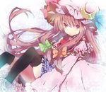  black_legwear bow capelet crescent hair_bow hat long_hair miya_(tsumazukanai) patchouli_knowledge purple_eyes purple_hair solo thighhighs touhou very_long_hair 