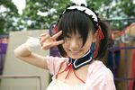  apron asahina_mikuru asian cosplay hair_ribbon hair_ribbons matsunaga_ayaka photo real ribbon suzumiya_haruhi_no_yuuutsu v waitress waitress_uniform 