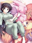  2girls black_hair blonde blue_eyes christiane_friedrich hair_ribbon kawagishi_keitarou long_hair maji_de_watashi_ni_koi_shinasai! mayuzumi_yukie multiple_girls official_art pajamas ponytail 