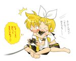  &gt;_&lt; 1girl barefoot blush brother_and_sister closed_eyes controller game_console game_controller hiyo_(hiyococco) kagamine_len kagamine_rin playing_games playstation_2 short_hair shorts siblings translation_request twins vocaloid 