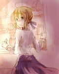  ahoge artoria_pendragon_(all) bad_id bad_pixiv_id blonde_hair blush crumbs embarrassed fate/stay_night fate_(series) food green_eyes hair_ribbon looking_back open_mouth refrigerator ribbon saber solo totte 