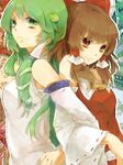  back-to-back bad_id bad_pixiv_id bare_shoulders bow brown_hair detached_sleeves frog_hair_ornament green_eyes green_hair hair_bow hair_ornament hair_tubes hakurei_reimu kochiya_sanae kuwa_(katko) long_hair multiple_girls red_eyes smile touhou 